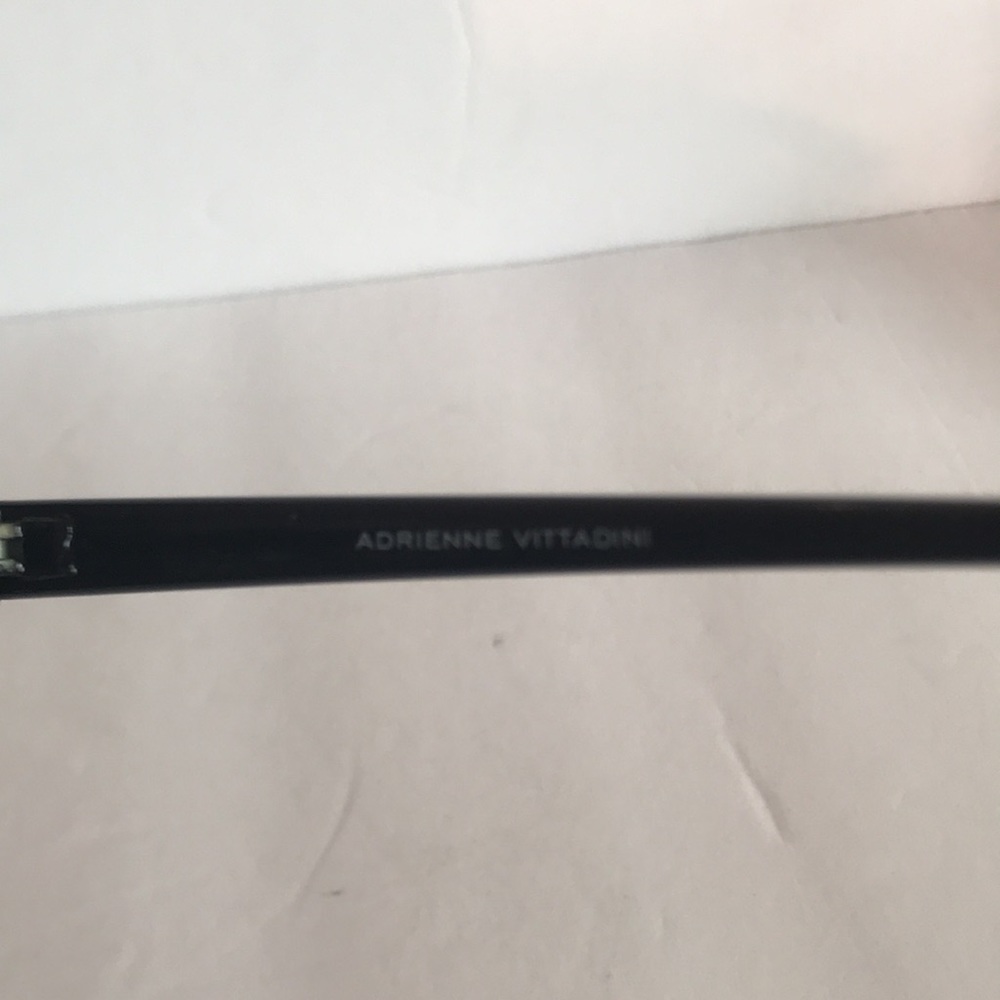 Adrienne Vittadini Sunglasses - Picture 4 of 4